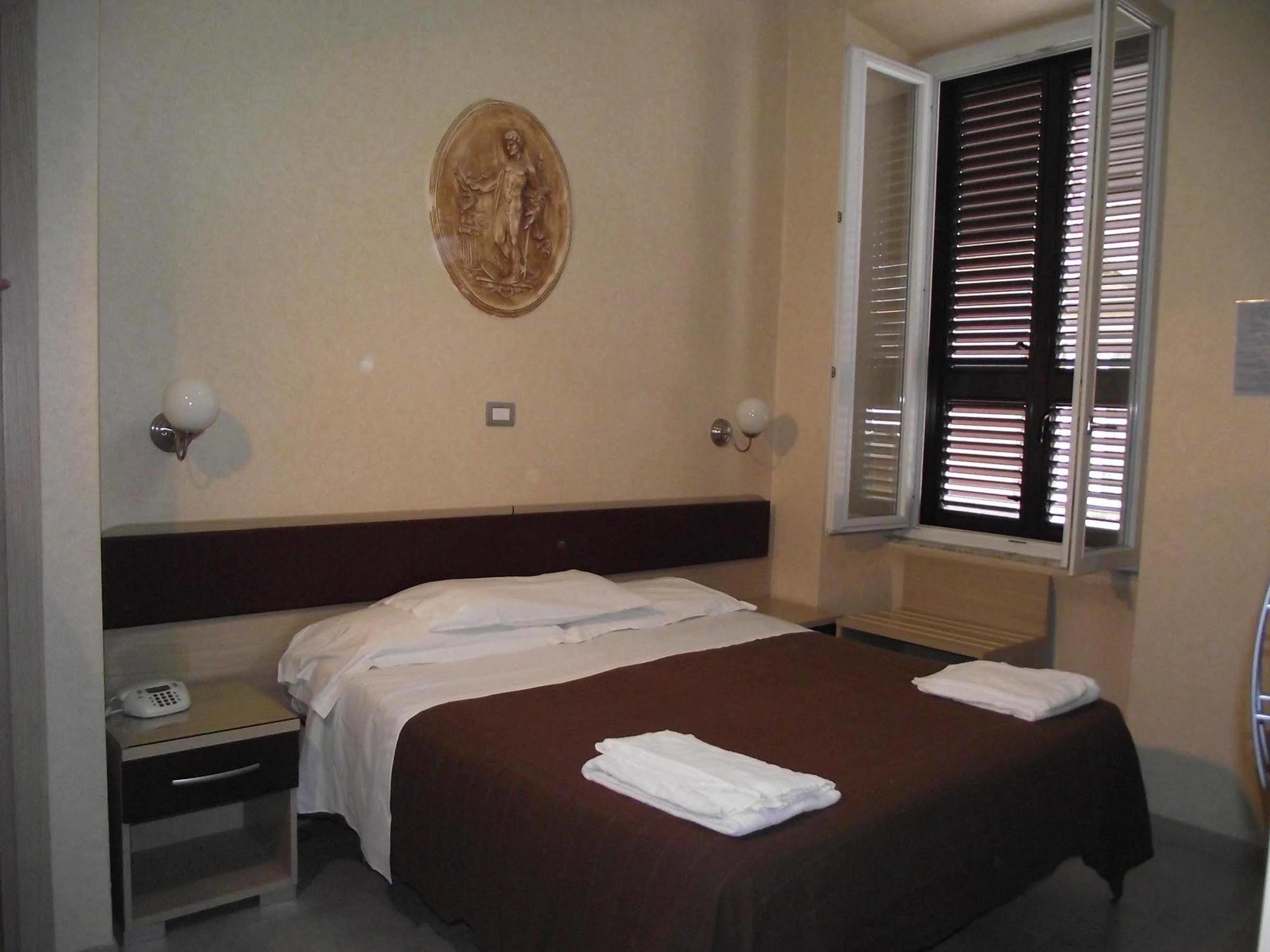 רומא Hotel Elide מראה חיצוני תמונה
