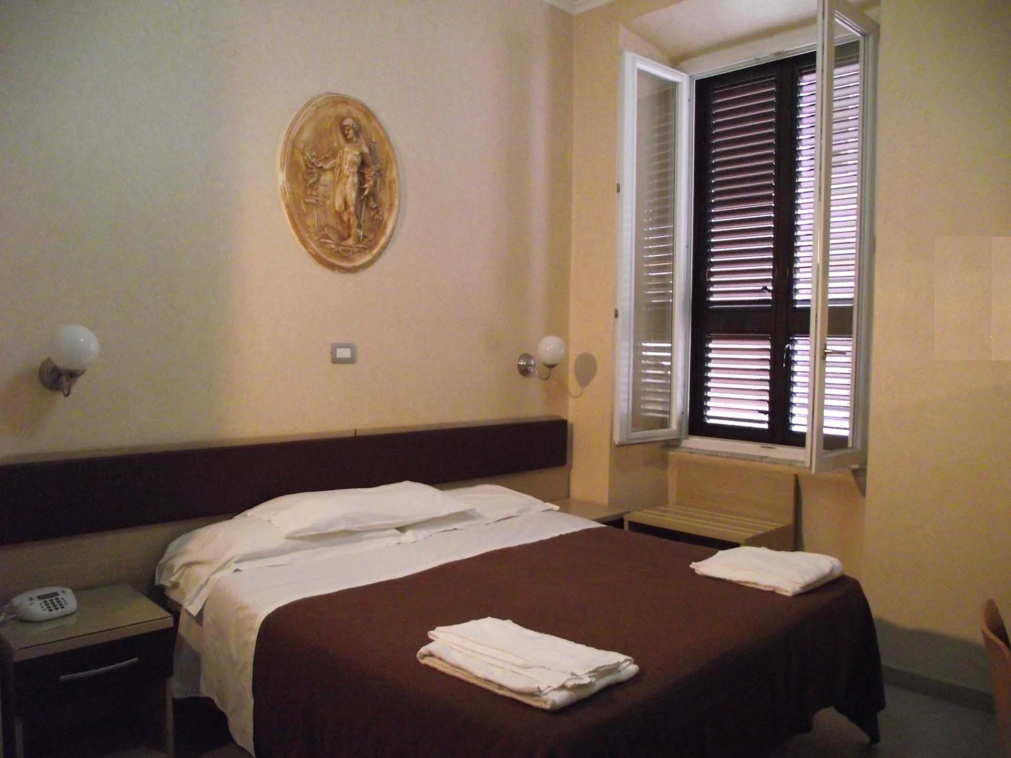 רומא Hotel Elide מראה חיצוני תמונה